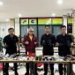 Ditjenpas Imipas menyita sejumlah ponsel dan barang terlarang dalam sidak di Lapas Kelas 1 Cipinang, Jakarta Timur, 20 Juli 2025. (Dok.Ditjenpas Kementerian Imipass/pri.)
