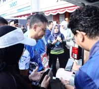 Wali Kota Edi Rusdi Kamtono Wali Kota Edi Rusdi Kamtono saat peluncuran Kota Pontianak sebagai kota pertama Kalimantan yang terapkan QRIS Dinamis untuk pembayaran PBB. (Pontianak.go.id)