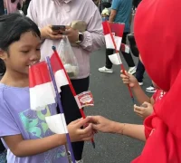 Anti Gratifikasi Kampanyekan Anti Gratifikasi di kawasan CFD Ayani Megamal, Jalan Ahmad Yani, Minggu (10/8). (Pontianak.go.id)