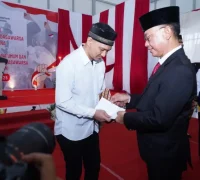 Remisi Dasawarsa Kalbar 4.700 narapidana di Kalimantan Barat (Kalbar) menerima Remisi Dasawarsa bertepatan dengan peringatan HUT ke-80 RI, yang diserahkan secara simbolis oleh Wali Kota Pontianak, Edi Kamtono. (pontianak.go.id)