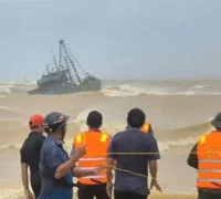 Gelombang besar akibat Badai Tropis Bualoi yang terlihat dari pantai Gelombang besar akibat Badai Tropis Bualoi yang terlihat dari pantai. (x.com/rukigafm)