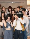 Girl group TWICE dengan lagu CHEER UP yang sukses menembus 600 juta views di YouTube.