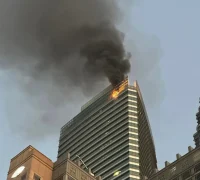 Asap hitam kebakaran restoran di KLCC Tower 3 Kuala Lumpur. (x.com/bencanamalaysia)