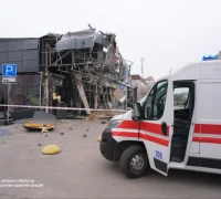 dampak serangan udara dalam konflik Rusia–Ukraina yang menyasar infrastruktur energi dan wilayah permukiman. (x.com/Ulfh3dnar_)