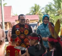 Bupati Kubu Raya Sujiwo membuka kegiatan GEMARIKAN di TK Angkasa Lanud Supadio Sungai Raya.