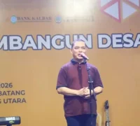 Gubernur Kalbar Ria Norsan menutup Program Gema Membangun Desa di Teluk Batang bersama masyarakat dan jajaran pemerintah Kabupaten Kayong Utara.