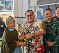 Wakil Bupati Kubu Raya Sukiryanto membuka Gerakan Pangan Murah di Desa Kapur, Kecamatan Sungai Raya, untuk membantu masyarakat memperoleh sembako dengan harga terjangkau.