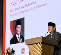 Presiden Republik Indonesia Prabowo Subianto menyampaikan sambutan pada Gala Iftar Dinner Business Summit di U.S. Chamber of Commerce, Washington DC.