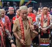 Wakil Gubernur Kalimantan Barat Krisantus Kurniawan membuka Gawai Dayak XV Kabupaten Sekadau di Rumah Betang Youth Center.