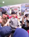 Bupati Kayong Utara Romi Wijaya meninjau layanan terpadu Program Gema Membangun Desa di Teluk Batang untuk mendekatkan pelayanan publik kepada masyarakat.