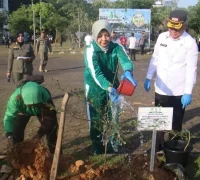 Sekda Kalbar Harisson menghadiri peluncuran Gerakan Indonesia ASRI di Masjid Raya Mujahidin Pontianak bersama TNI, Polri, ASN, dan masyarakat untuk mewujudkan lingkungan yang bersih dan asri.
