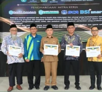 Gubernur Kalimantan Barat, Ria Norsan, membuka Rakorda Baznas Provinsi Kalbar di Pendopo Gubernur sebagai upaya memperkuat sinergi pengelolaan zakat untuk kesejahteraan masyarakat, Selasa (4/11/2025). (instagram.com/adpim.provkalbar)