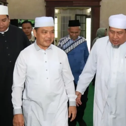 Gubernur Kalimantan Barat Ria Norsan saat menghadiri wisuda Pondok Tahfidz Ashqaf di Pendopo Gubernur Kalbar.