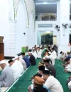 Gubernur Kalbar Ria Norsan menyampaikan kultum Subuh di Masjid Al-Mu’awwanah Sanggau, Rabu (25/2/2026).