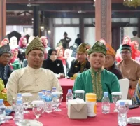Gubernur Kalbar Ria Norsan membuka Rapim POM dan mendorong persatuan ormas Melayu untuk menjaga marwah dan harmoni Kalimantan Barat. (instagram.com/adpim.provkalbar)