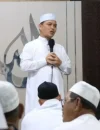 Gubernur Kalbar Ria Norsan menyampaikan tausiyah usai Salat Tarawih Ramadan 1447 H di Surau Al Baaqi Pendopo Gubernur Kalbar, Kamis (19/2/2026).