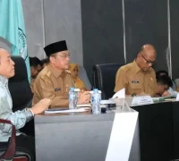 Gubernur Kalbar Ria Norsan saat menyampaikan paparan ekonomi hijau di Kantor Gubernur, Selasa (31/3/2026).