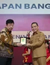 Gubernur Kalimantan Barat Ria Norsan saat meresmikan Sekolah Harapan Bangsa di Kubu Raya. (instagram.com/adpim.provkalbar)