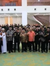 Gubernur Kalimantan Barat, Ria Norsan, menghadiri Musyawarah Besar Laskar Pemuda Melayu (LPM) Provinsi Kalbar Tahun 2025 di Harris Hotel Pontianak, Minggu (7/12/2025). (MC Kalbar)