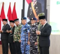 Gubernur Kalimantan Barat Ria Norsan saat melantik pimpinan Baznas Kalbar di Balai Petitih Kantor Gubernur. (instagram.com/adpim.provkalbar)