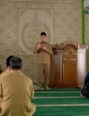 Gubernur Kalbar Ria Norsan memberikan tausiah usai Salat Zuhur berjamaah di Masjid An-Naim, Kompleks Kantor Gubernur Kalbar.