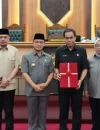 Gubernur Kalimantan Barat Ria Norsan menyampaikan Rancangan KUA-PPAS Tahun Anggaran 2027 dalam Rapat Paripurna DPRD Provinsi Kalimantan Barat di Balairungsari.