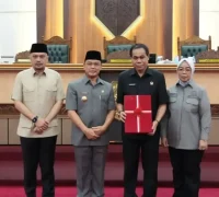 Gubernur Kalimantan Barat Ria Norsan menyampaikan Rancangan KUA-PPAS Tahun Anggaran 2027 dalam Rapat Paripurna DPRD Provinsi Kalimantan Barat di Balairungsari.