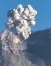 Gunung Semeru kembali erupsi pada 7 September 2026 saat berstatus Level III Siaga. (Foto: x.com/haixensen)