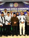 Wakil Bupati Kubu Raya Sukiryanto membuka Konkerkab PGRI Kubu Raya 2026 dan membahas nasib guru honorer.