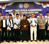 Wakil Bupati Kubu Raya Sukiryanto membuka Konkerkab PGRI Kubu Raya 2026 dan membahas nasib guru honorer.