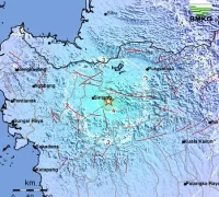 Gempa Melawi terasa hingga Sintang dan Sanggau, BMKG catat pusat gempa darat.