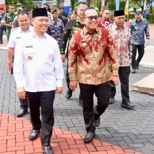 Gubernur Kalbar Ria Norsan menghadiri Malam Ramah Tamah HKG PKK ke-54 Tingkat Provinsi Kalimantan Barat di Halaman Kantor Bupati Kubu Raya.