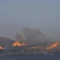 Asap membumbung di wilayah Lebanon selatan setelah serangan udara Israel di tengah meningkatnya konflik.