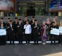 Wakil Gubernur Kalbar Krisantus Kurniawan bersama jajaran Bank Kalbar dalam peringatan HUT ke-62 di Pontianak.