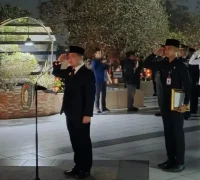 Gubernur Kalbar Ria Norsan memimpin Apel Kehormatan dan Renungan Suci di TMP Dharma Patria Jaya, Kubu Raya, dalam rangka HUT ke-81 RI, Senin (17/8/2026).