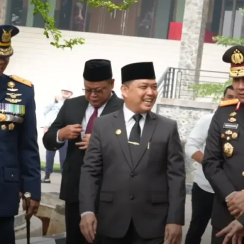 Gubernur Kalimantan Barat Ria Norsan menghadiri Apel Besar HUT ke-81 TNI di Makodam XII/Tanjungpura, Kabupaten Kubu Raya.