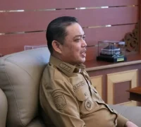 Gubernur Kalbar Ria Norsan menjelaskan rincian biaya haji 2026 kepada masyarakat.