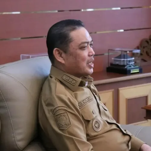 Gubernur Kalbar Ria Norsan menjelaskan rincian biaya haji 2026 kepada masyarakat.