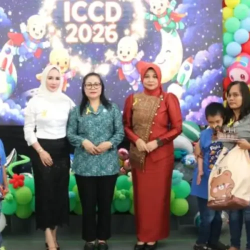 Ketua TP PKK Provinsi Kalbar Donata Dirasig menghadiri peringatan Hari Kanker Anak Sedunia di RSUD Soedarso Pontianak