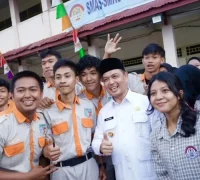 Gubernur Kalbar Ria Norsan mendorong akses pendidikan dan program zero dropout.