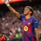 Lamine Yamal merayakan gol hat-trick saat Barcelona mengalahkan Villarreal 4-1 di La Liga.