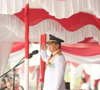 Gubernur Kalbar Ria Norsan memimpin Upacara HUT ke-81 Kemerdekaan RI di Halaman Kantor Gubernur Kalbar, Pontianak, Senin (17/8/2026).