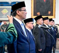 Presiden Prabowo Subianto melantik menteri baru Kabinet Merah Putih Presiden Prabowo Subianto melantik menteri baru Kabinet Merah Putih di Istana Negara. (Foto:BPMI Setpres)