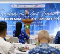 Sekda Kalbar Harisson membuka Sosialisasi dan Rapat Koordinasi Indeks Pembangunan Pemuda di Aula BPSDM Provinsi Kalimantan Barat. (MC Kalbar)