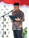 Sekda Kalbar Harisson saat menjadi inspektur upacara Hari Amal Bakti ke-80 Kementerian Agama Kalimantan Barat. (MC Kalbar)