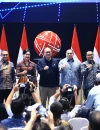 CEO Danantara Indonesia Rosan Roeslani bersama pejabat OJK dan BEI saat Dialog Pasar Modal di Main Hall Bursa Efek Indonesia, Jakarta, Minggu (1/2/2026).