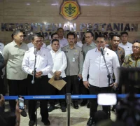 Menteri Pertanian Andi Amran Sulaiman terkait stabilisasi harga TBS kelapa sawit di Jakarta.