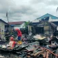 Rumah warga yang hangus terbakar di Desa Sungai Kakap, Kubu Raya.