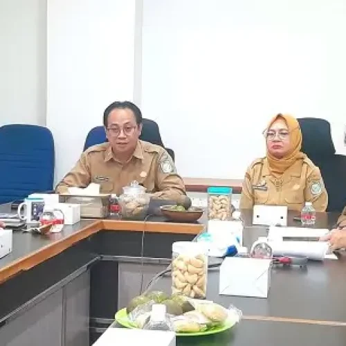 Rapat koordinasi Bapperida Kalbar membahas penguatan inovasi daerah untuk meningkatkan pelayanan publik.