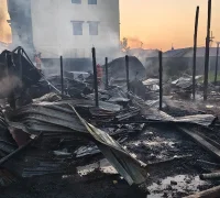Kios di Jalan Mayor Alianyang, Desa Kapur, Kecamatan Sungai Raya, Kubu Raya, ludes terbakar yang diduga dipicu korsleting listrik.